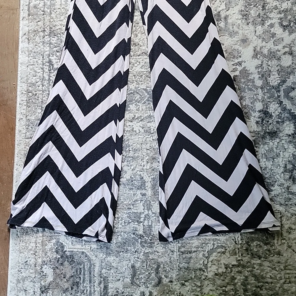 Capris - Picture 2 of 4